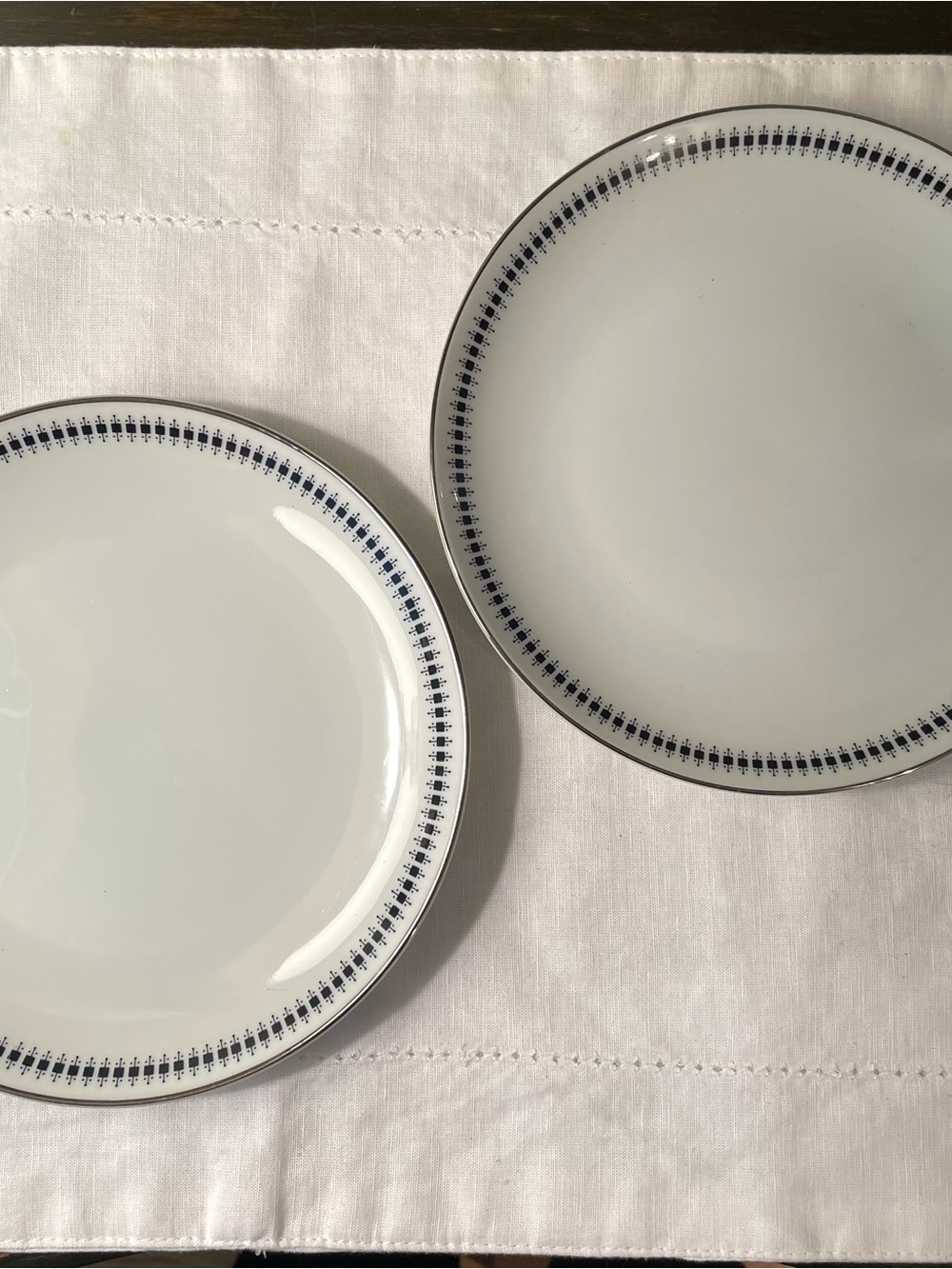 2 Mikasa Plates Starlight Pattern Salad Dessert Appetizer China Dinnerware Set